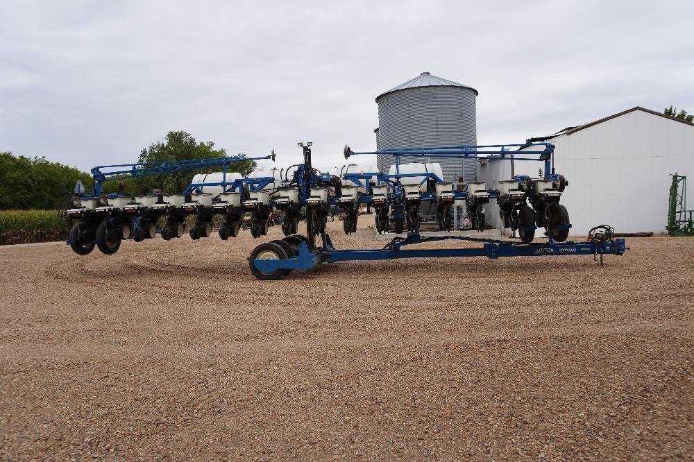 2008 Kinze 3600